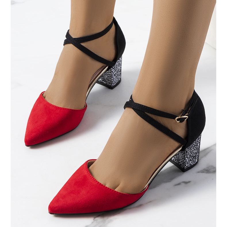 Czerwono-czarne czółenka na słupku Kittie czerwone 2