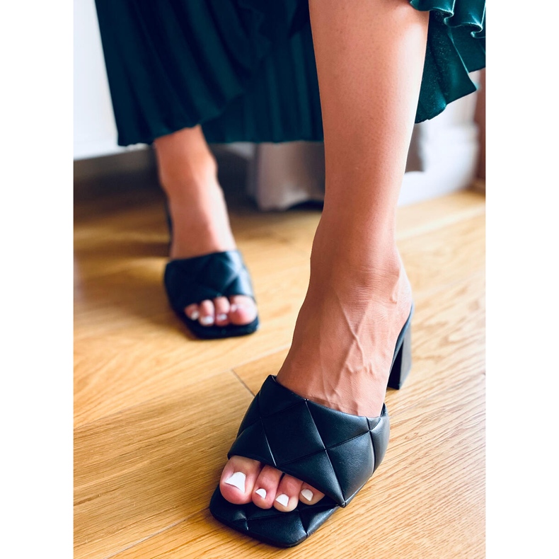 Klapki na szerokim obcasie Helen Black czarne 1