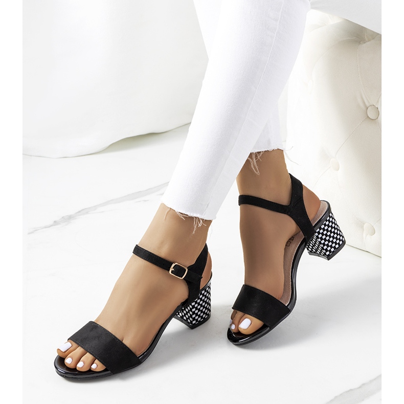 Czarne sandały na słupku Harbin 1