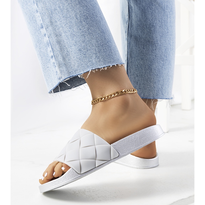 Srebrne gumowe klapki Lind srebrny 1