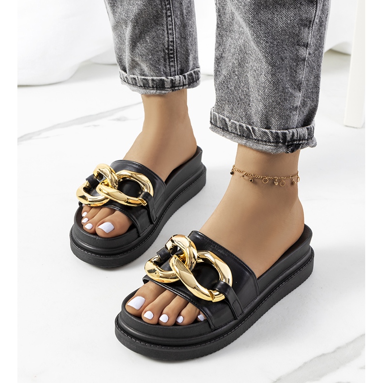 Czarne klapki na platformie Berloz 1