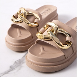 Beżowe klapki na platformie Berloz beżowy 1