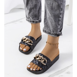 Czarne pikowane klapki Anandi 1