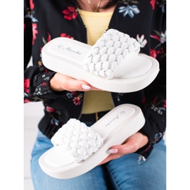 Mannika Klapki Na Platformie białe 1