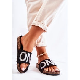 PE1 Klasyczne Wsuwane Klapki Z Napisem Czarno-Srebrne Bahari czarne 2