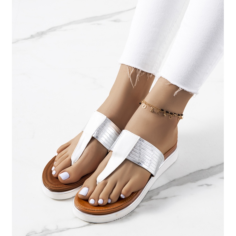 Białe klapki metaliczne Murilo 1