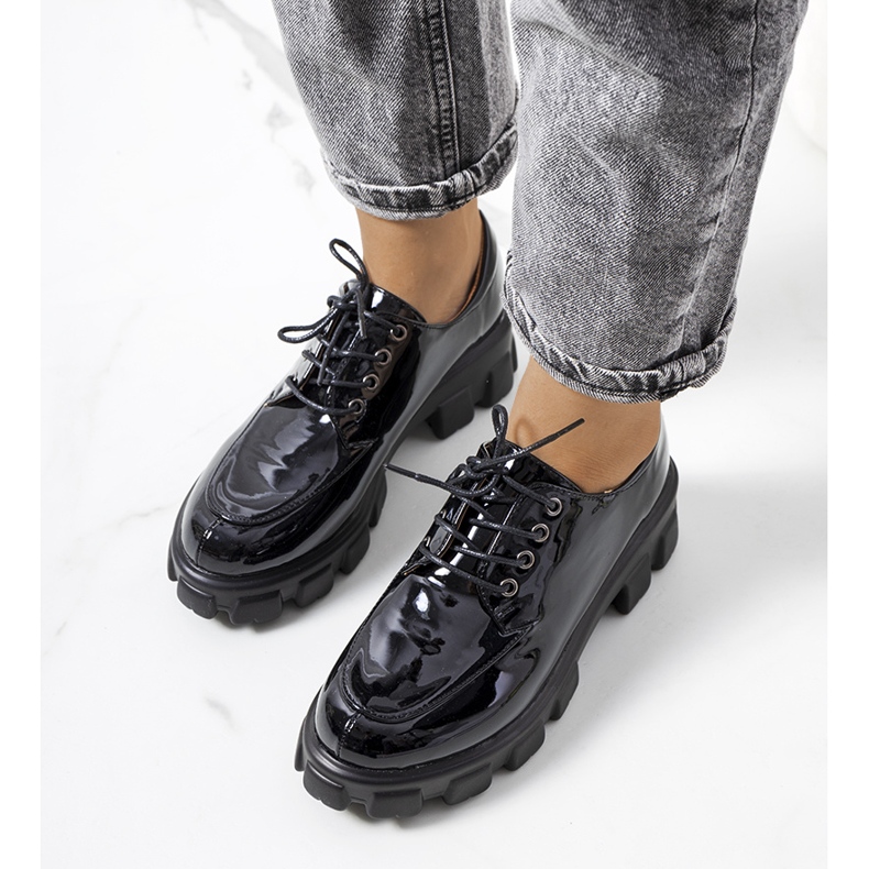 Czarne półbuty lakierowane damskie buty Donker 1