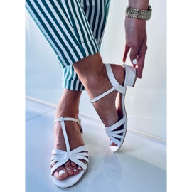 Sandałki na niskim obcasie Sparkle White białe 2