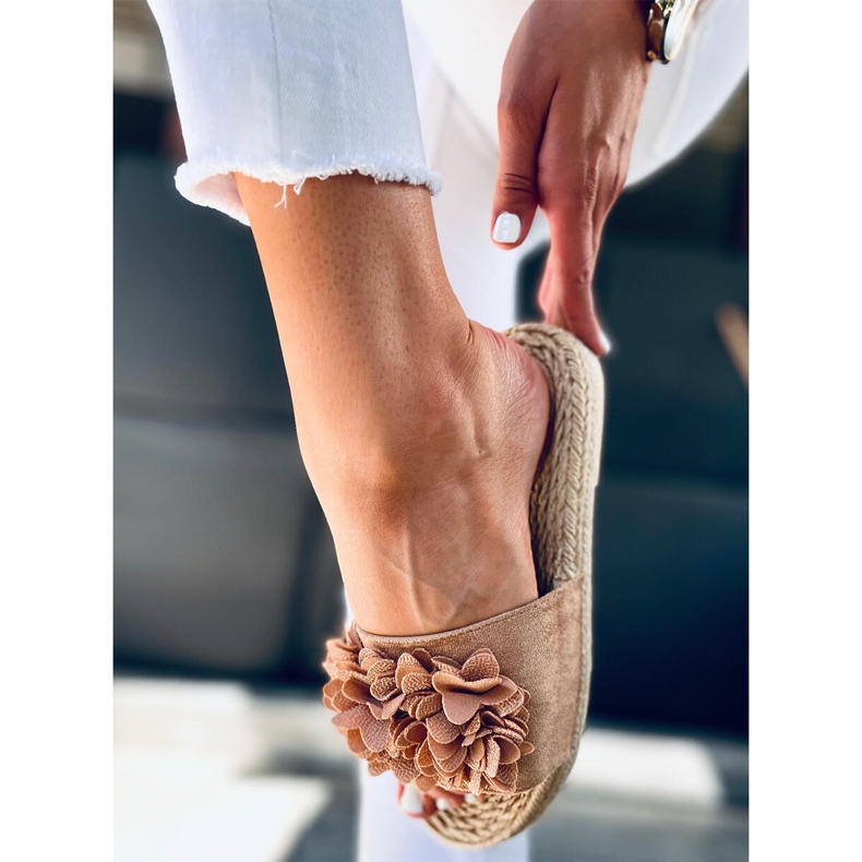 Klapki floral fiesta Primrose Camel beżowy 1