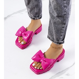 Różowe klapki na traktorowej podeszwie Platt 1