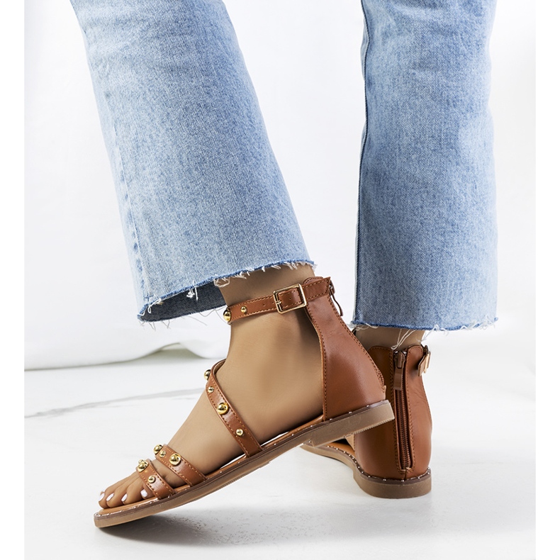 Brązowe sandały z ćwiekami Krolt 1