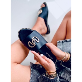 Klapki damskie Larisa Black czarne 1