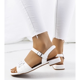 Białe eleganckie sandały Tanna 1