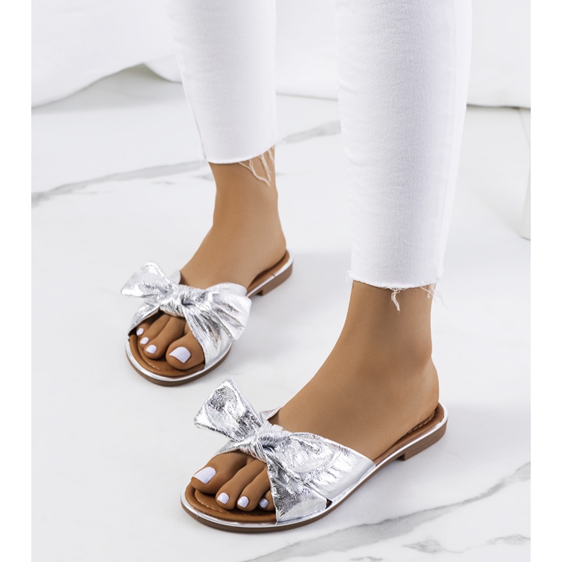 Srebrne klapki z kokardą Yoho srebrny 1