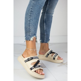 Klapki na platformie z napisami beżowe Laura La.Fi beżowy 1