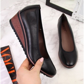 Czółenka na koturnie czarne W Vinceza 1