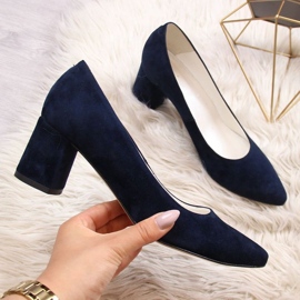 Czółenka na słupku zamszowe granatowe Juma 1