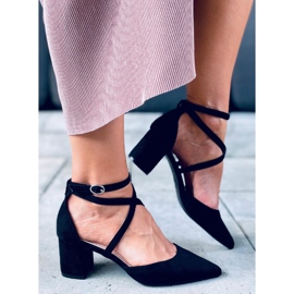 Czółenka na obcasie Sandra Black czarne 2