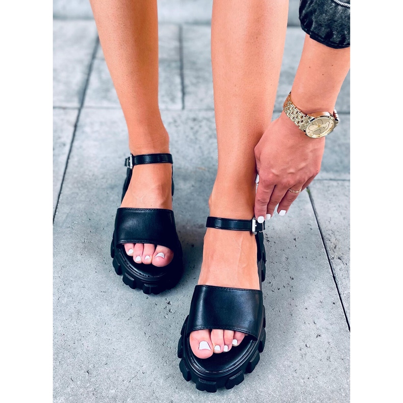 Sandałki na grubej podeszwie Saint Black czarne 1