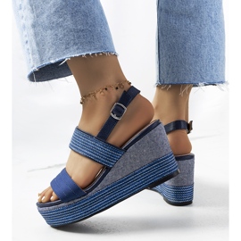 Granatowe sandały na koturnie Rocha niebieskie 1