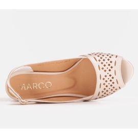 Marco Shoes Beżowe sandały z zamszu z perforacją beżowy 2