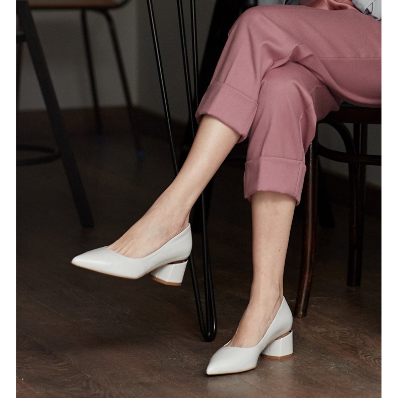 Marco Shoes Czółenka z metalicznej skóry szarej ze złotem w obcasie 1