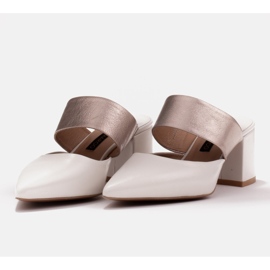 Marco Shoes Eleganckie klapki damskie na lato beżowy białe 7