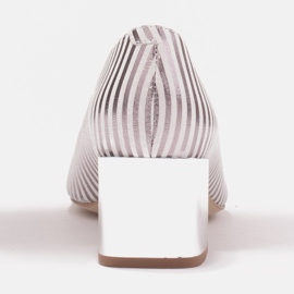 Marco Shoes Czółenka damskie w metaliczne paski z otwartym przodem białe srebrny 4