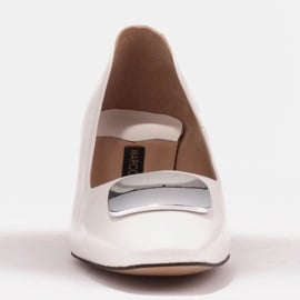 Marco Shoes Czółenka z metalicznym obcasem i płaską ozdobą chromowaną białe 3