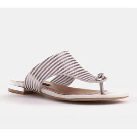 Marco Shoes Płaskie sandały z lakieru i metalicznym obcasem białe srebrny 2