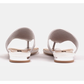 Marco Shoes Płaskie sandały z lakieru i metalicznym obcasem białe srebrny 5