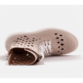 Marco Shoes Welurowe botki z perforacją beżowy 5
