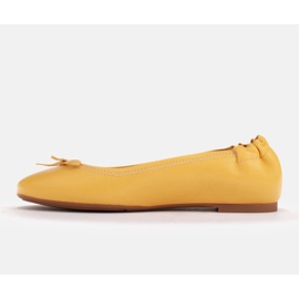 Marco Shoes Baleriny z delikatnej skóry licowej żółte 4