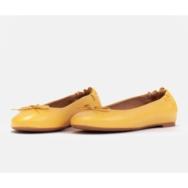 Marco Shoes Baleriny z delikatnej skóry licowej żółte 7