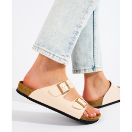 W. Potocki Lakierowane klapki Potocki beżowy 2