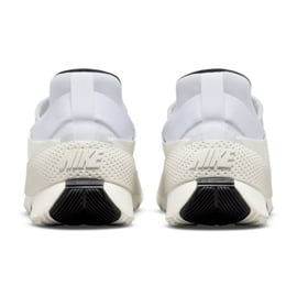 Buty Nike Go FlyEase M CW5883-101 białe 1