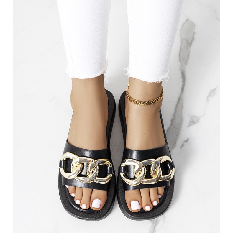 Czarne klapki z łańcuchem Bragg 1