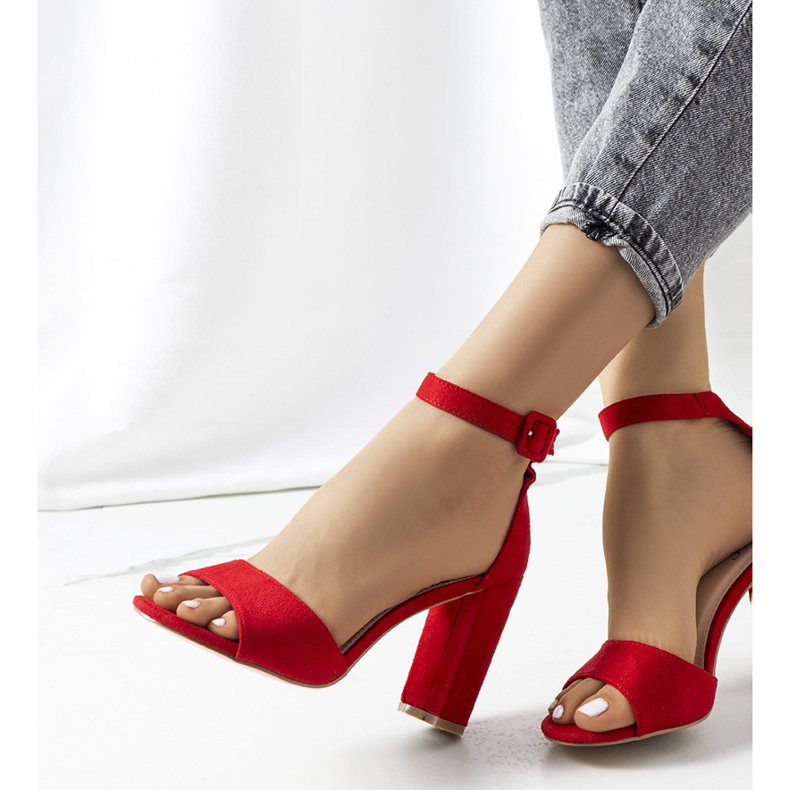 Czerwone sandały na słupku Doyle 1