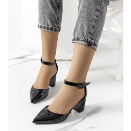 Czarne lakierowane czółenka Mubin 1