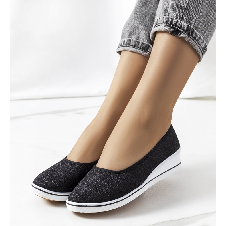 Czarne tenisówki na koturnie Friis 1