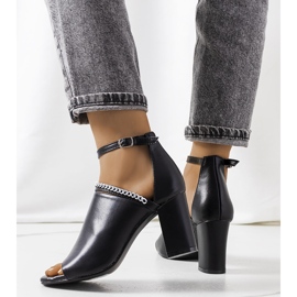 Czarne sandały z cholewką Nasrin 2