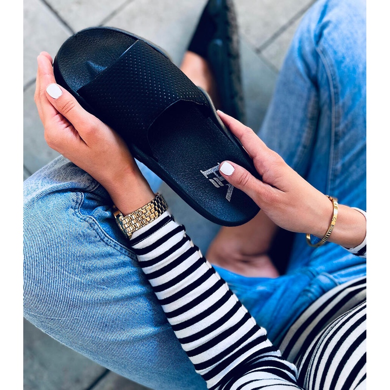 Klapki damskie Wind Black czarne 1