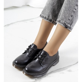 Czarne półbuty damskie Doorla 1