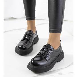 Czarne półbuty na platformie Henris 1