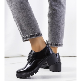 Czarne półbuty na grubym obcasie Vance 1