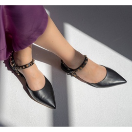 Marco Shoes Czarne sandały z ćwiekami 1