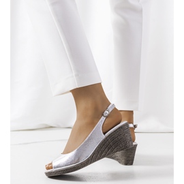 Srebrne sandały na koturnie Beldesa srebrny 1