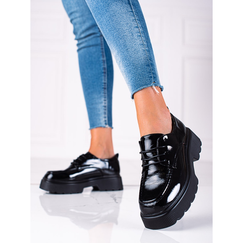 Lakierowane czarne półbuty Vinceza 1