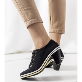 Czarne półbuty na słupku Belisle 1