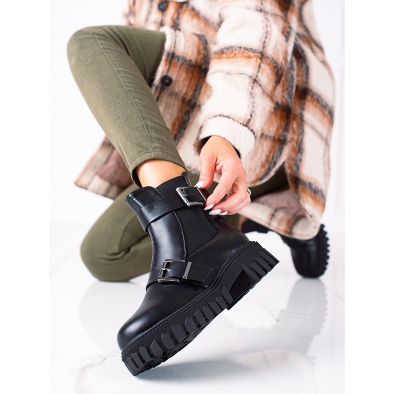 Czarne workery ze sprzączkami Goodin 1